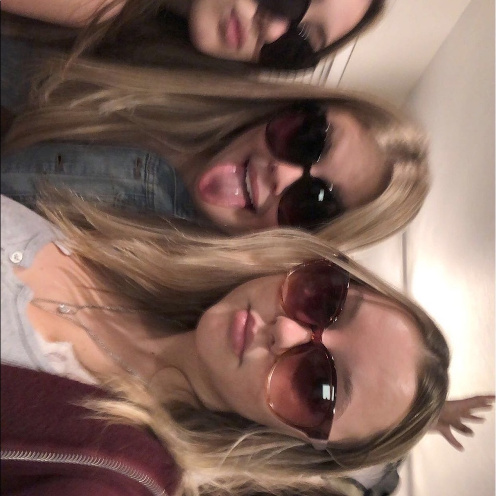 Meet your Posher, Delaney